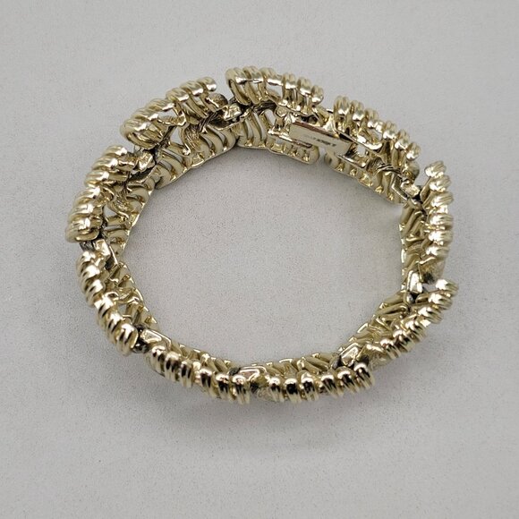 Vintage 1960s Lisner Gold Tone Articulated Bracelet 7 Inches - Picture 3 of 5